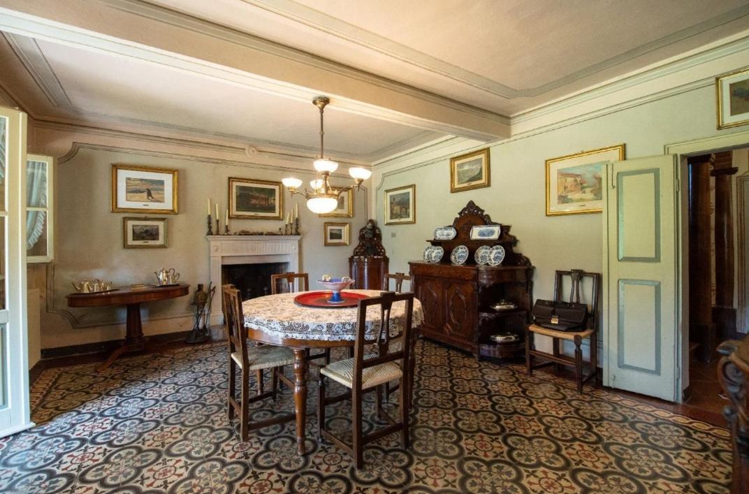 Villa Ottocentesca Immersa Nel Verde Montecavolo Bagian luar foto