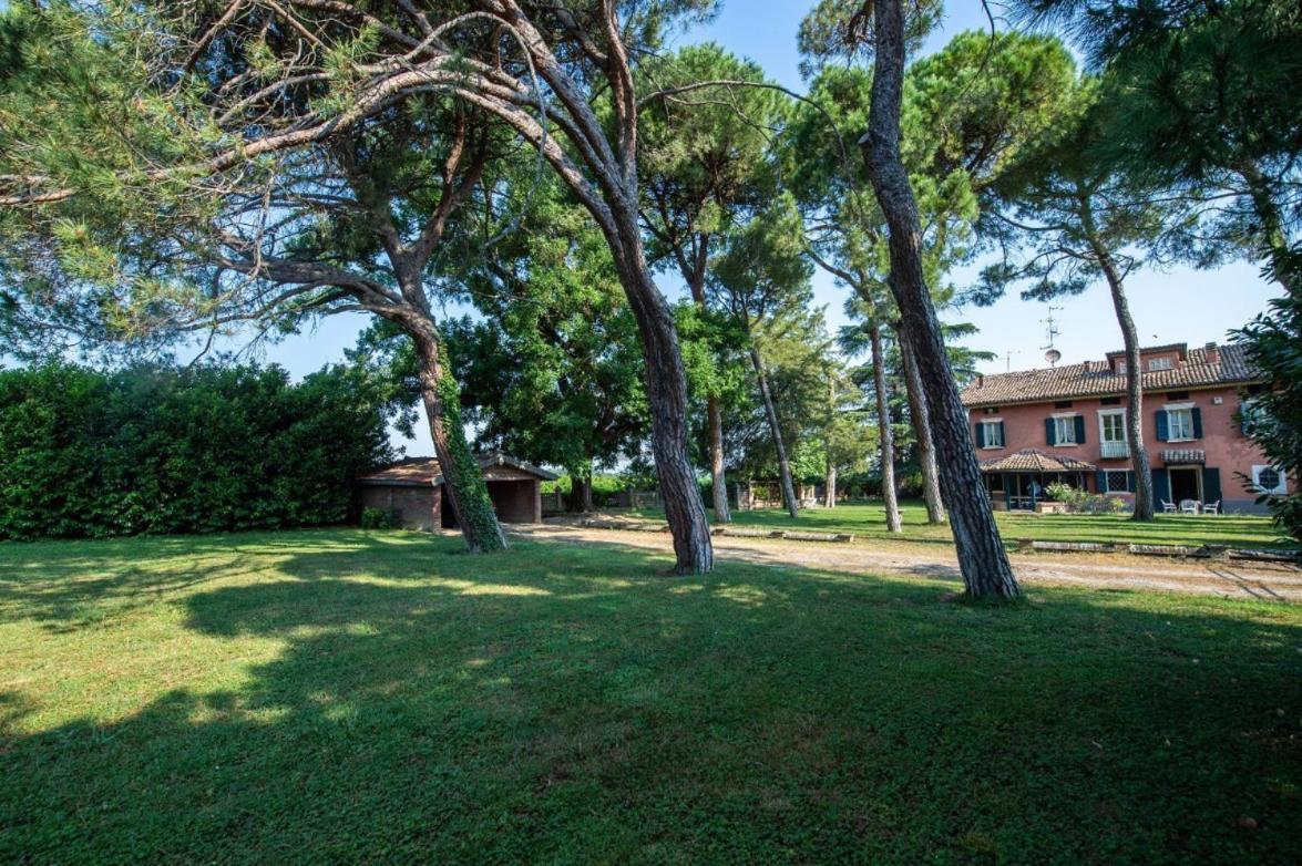 Villa Ottocentesca Immersa Nel Verde Montecavolo Bagian luar foto